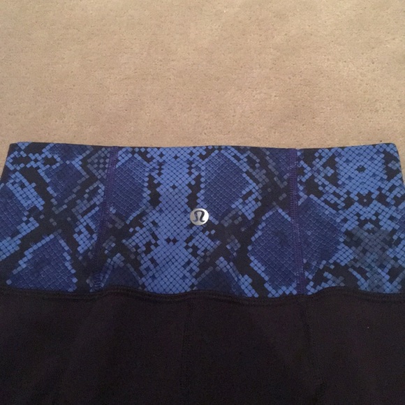 Lulu Lemon yoga pants - Picture 3 of 3
